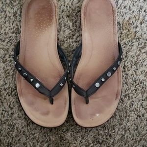 UGG size 7 flip flop sandal-used
